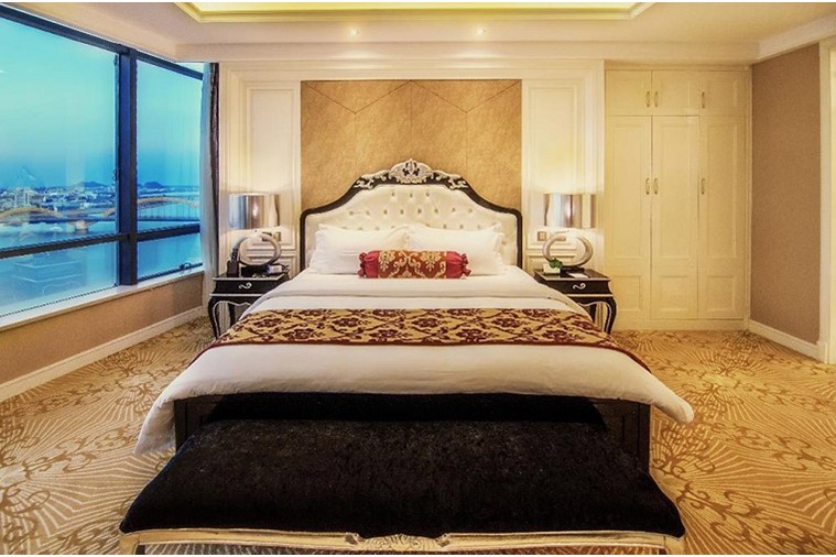 2 Bedrooms Suite Apartment